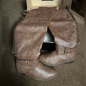 Torrid leather brown knee high boots. Size 9 wide
